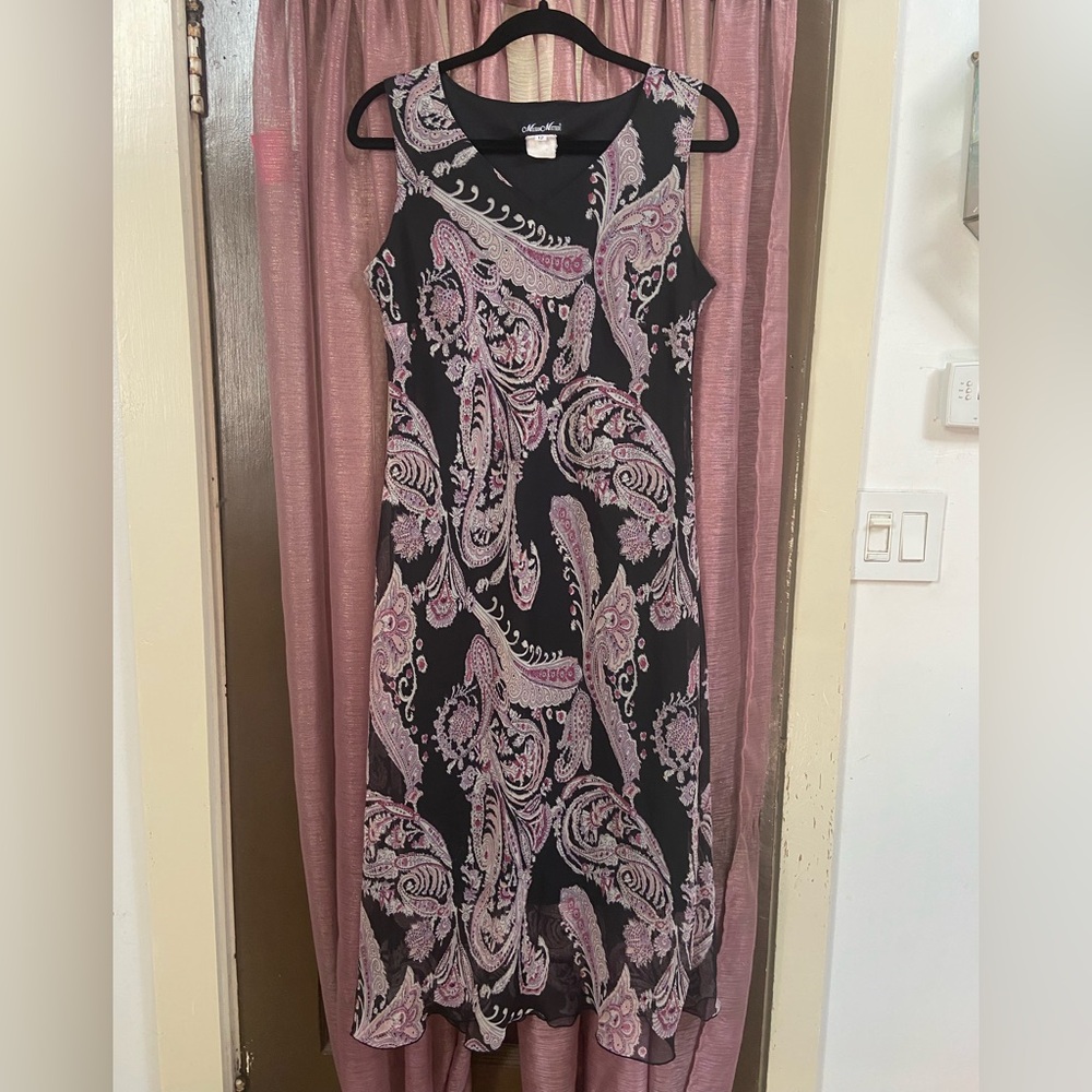 Vintage Y2K Sleeveless Sheath Dress w/ Paisley Print